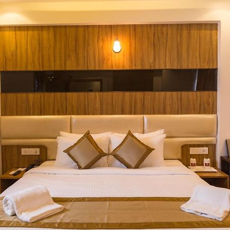 Grand Plaza Suites Kozhikode Bagian luar foto